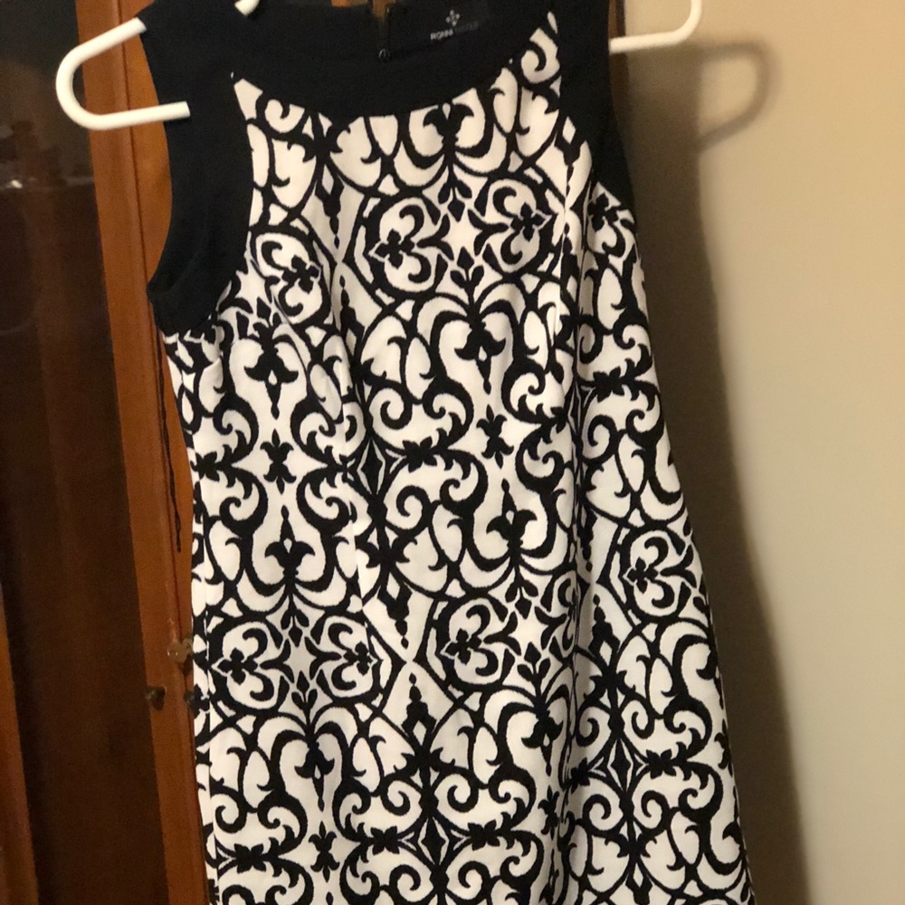 Dress sleeveless